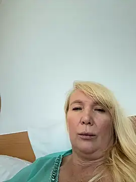 EmmaInLove23 online show from October 8, 2025, 2:35 am