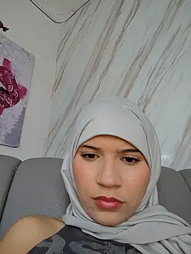 hanaa 18 online show from April 24, 2026, 9:39 pm