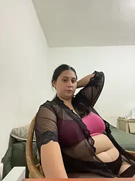 Snapshot of valentinesexx chatting on June 5, 2026, 3:22 am valentinesexx online show from June 5, 2026, 3:22 am