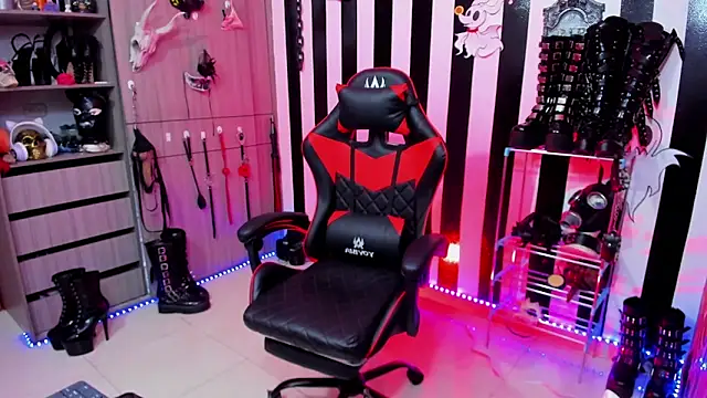 daven56 online show from February 26, 2025, 1:22 pm