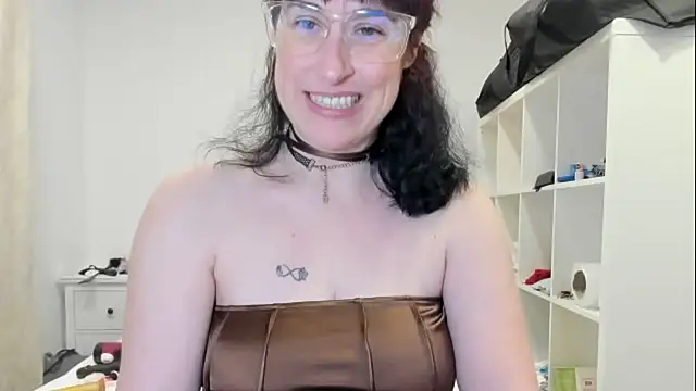 emmita69  online show from January 15, 2026, 5:11 am