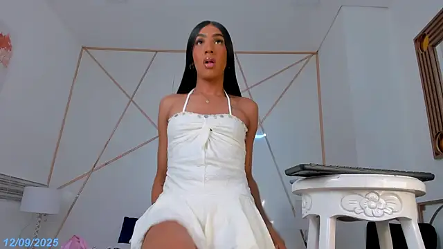 Karoline Marin online show from September 12, 2025, 9:25 pm