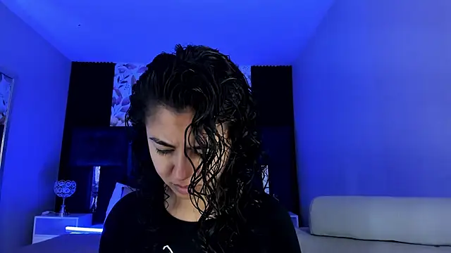 Amareto  online show from April 20, 2026, 9:23 am