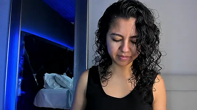 Amareto  online show from June 26, 2026, 5:02 am
