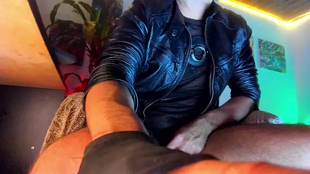 LatinMilk  online show from June 23, 2026, 8:12 am