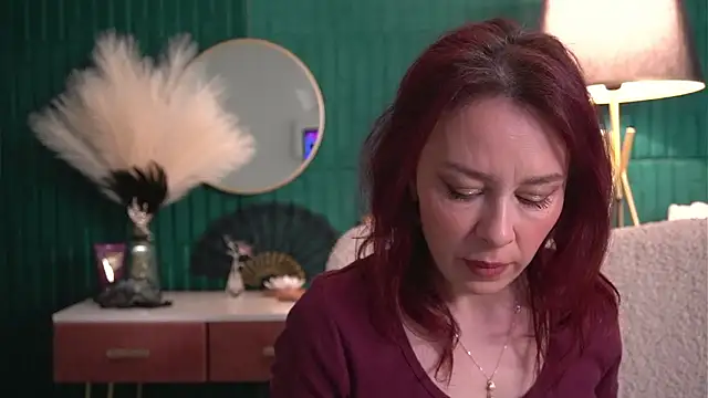 Snapshot of HaileyMoonn chatting on March 14, 2026, 5:24 am HaileyMoonn online show from March 14, 2026, 5:24 am