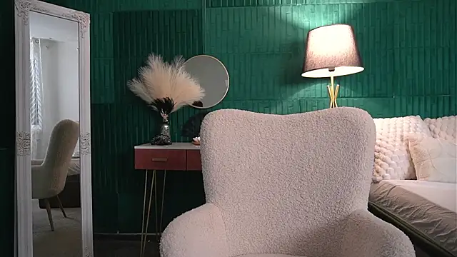 HaileyMoonn online show from May 1, 2026, 3:22 am