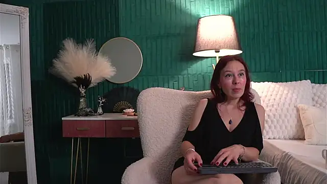 HaileyMoonn online show from July 22, 2026, 3:30 am
