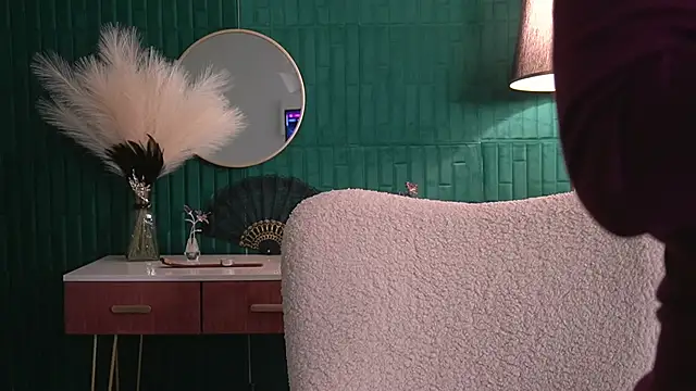 Snapshot of HaileyMoonn chatting on February 15, 2026, 4:35 am HaileyMoonn online show from February 15, 2026, 4:35 am