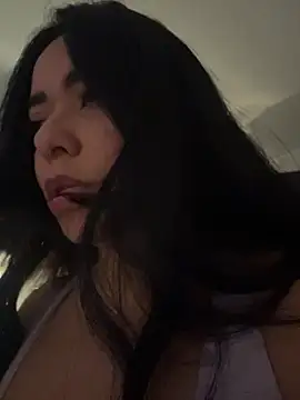 PetitLumiere online show from January 19, 2026, 3:43 am