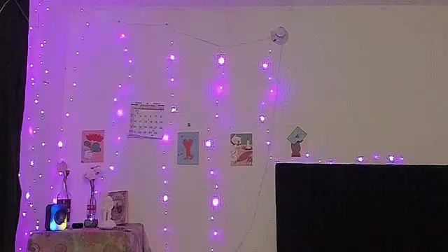 Snapshot of cute_roxana_ chatting on February 22, 2025, 10:52 pm cute roxana online show from February 22, 2025, 10:52 pm