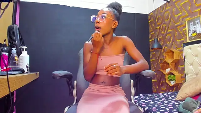 deyy madissonn online show from January 23, 2025, 8:24 pm