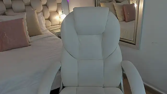 Snapshot of Helleamazing chatting on March 15, 2025, 6:25 am Helleamazing online show from March 15, 2025, 6:25 am