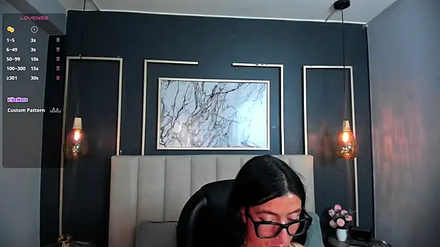 kira moon   online show from September 29, 2025, 9:20 pm