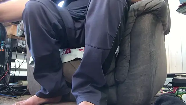 Snapshot of ButtCrackShowing-OOPS chatting on March 17, 2026, 8:01 pm ButtCrackShowing-OOPS online show from March 17, 2026, 8:01 pm