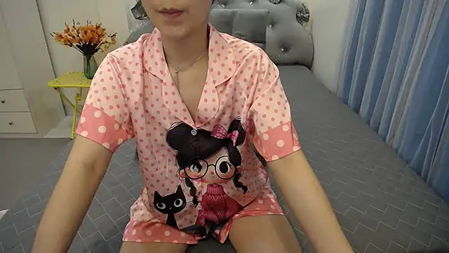 Lavender Sweet online show from September 10, 2025, 5:01 pm