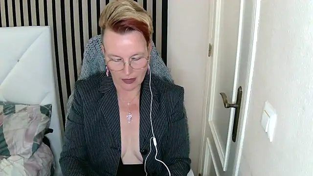 xxNoeliaxx online show from March 15, 2025, 7:53 am