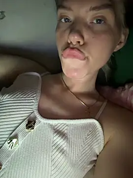 Snapshot of Lisaaa_Alisa chatting on June 3, 2026, 7:29 pm Lisaaa Alisa online show from June 3, 2026, 7:29 pm