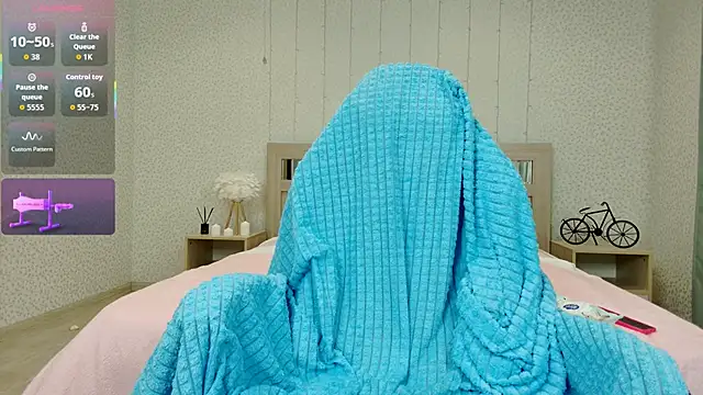 oliviiaa online show from October 8, 2025, 11:27 pm