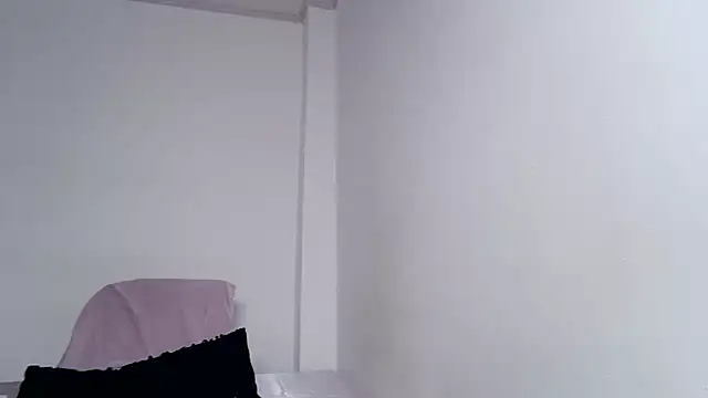 caarlywhitee online show from June 27, 2026, 12:49 am