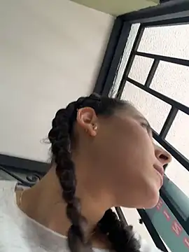 LittleDoll    online show from February 17, 2026, 1:41 pm