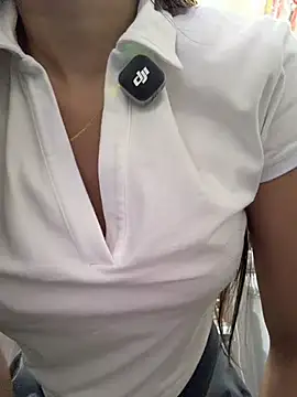 LittleDoll    online show from August 7, 2026, 12:33 pm