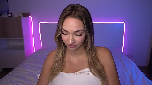 Snapshot of bailey_kat chatting on March 19, 2025, 9:37 pm bailey kat online show from March 19, 2025, 9:37 pm