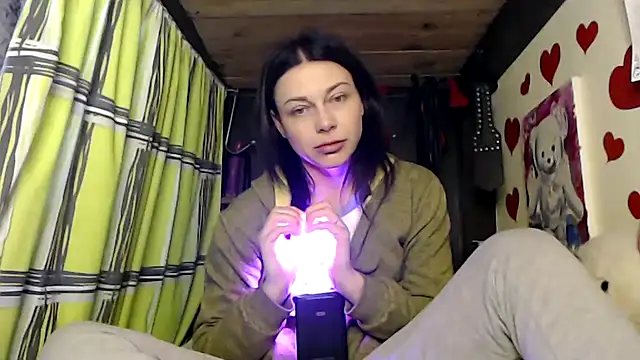 HarleyQuinn 69 online show from January 16, 2025, 7:10 pm