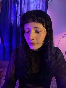 LiliJones  online show from October 16, 2025, 6:38 pm