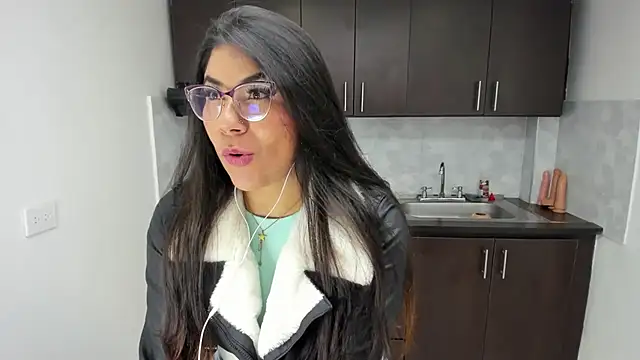 Luna Dumont online show from July 28, 2026, 11:17 am