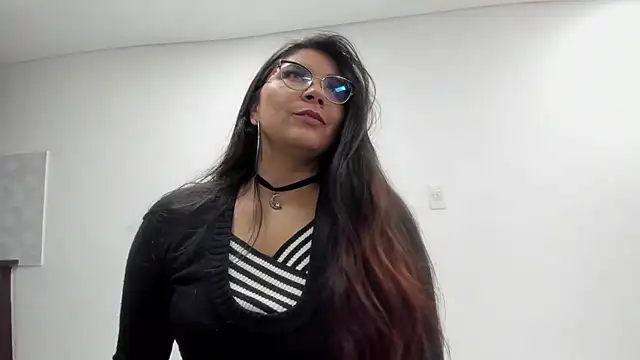 Luna Dumont online show from October 5, 2025, 11:23 am