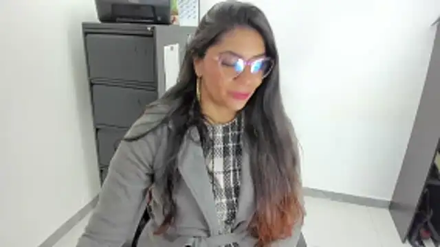 Luna Dumont online show from May 18, 2026, 11:37 am