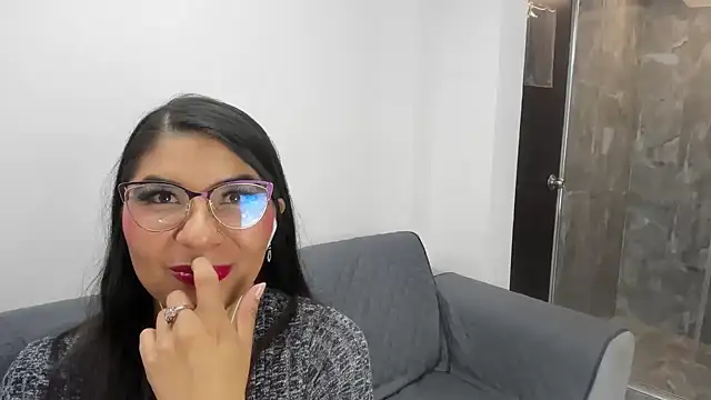 Luna Dumont online show from July 24, 2026, 11:17 am