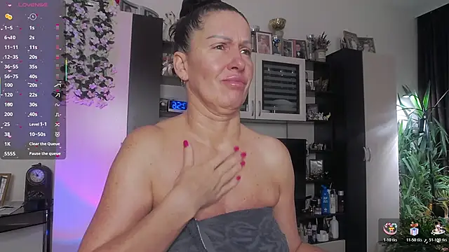 Snapshot of SheilaRyan chatting on February 28, 2026, 4:56 am SheilaRyan online show from February 28, 2026, 4:56 am