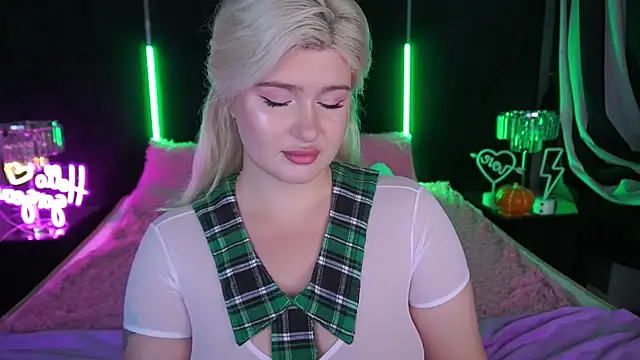 CocoSecretss online show from November 13, 2025, 7:56 am