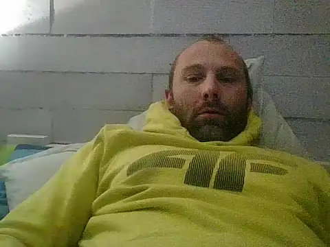 Snapshot of Piter9023 chatting on October 5, 2025, 7:04 pm Piter9023 online show from October 5, 2025, 7:04 pm