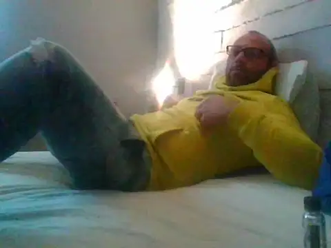 Snapshot of Piter9023 chatting on October 5, 2025, 6:59 am Piter9023 online show from October 5, 2025, 6:59 am