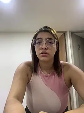 Snapshot of Dollar-girl chatting on July 26, 2026, 9:32 pm Dollar-girl online show from July 26, 2026, 9:32 pm