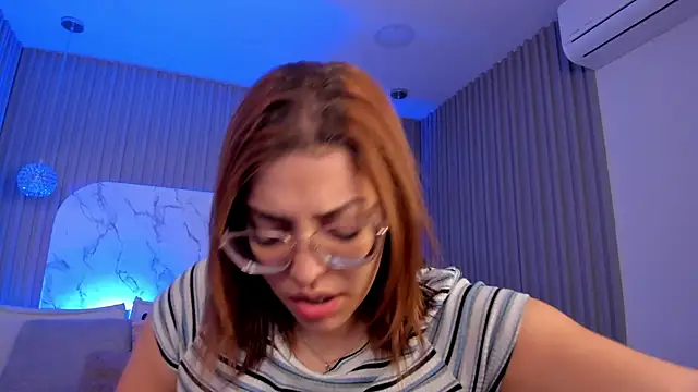 Snapshot of Dollar-girl chatting on June 27, 2026, 5:57 am Dollar-girl online show from June 27, 2026, 5:57 am