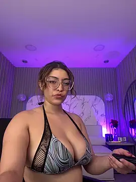 Snapshot of Dollar-girl chatting on August 1, 2026, 3:15 am Dollar-girl online show from August 1, 2026, 3:15 am