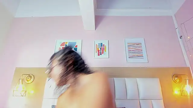 Dollar-girl online show from March 10, 2025, 7:40 pm