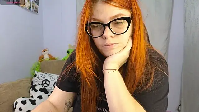 lucie nicolls online show from February 24, 2025, 7:41 pm