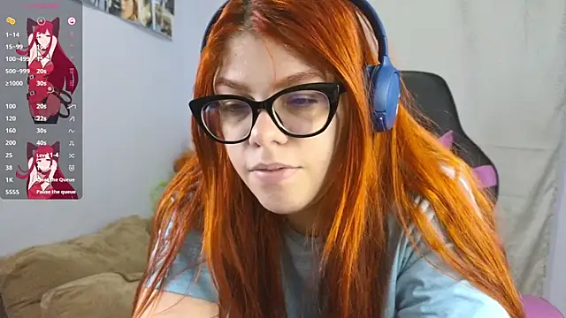 lucie nicolls online show from February 21, 2025, 10:04 pm