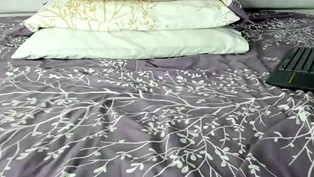 maybelline69 online show from November 17, 2025, 7:29 pm