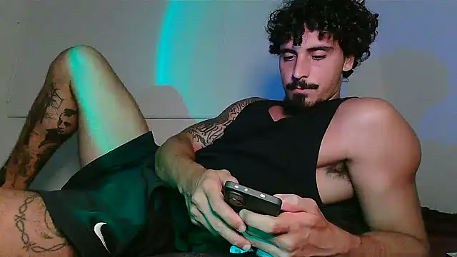 milkoffe online show from March 12, 2026, 2:39 am