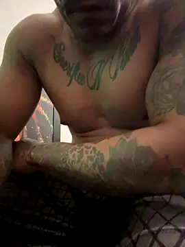 Snapshot of MidnightFlexxx chatting on October 22, 2025, 5:18 am MidnightFlexxx online show from October 22, 2025, 5:18 am