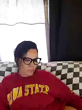 SidneyRaee online show from March 17, 2025, 6:00 pm