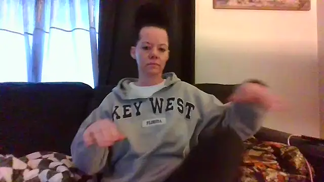 SidneyRaee online show from January 4, 2025, 9:52 pm