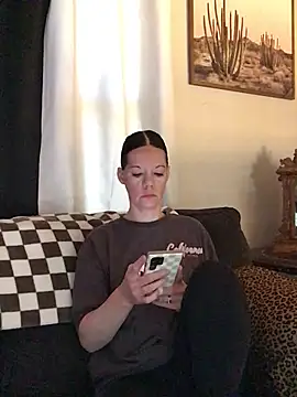 Snapshot of SidneyRaee chatting on March 9, 2026, 4:10 pm SidneyRaee online show from March 9, 2026, 4:10 pm