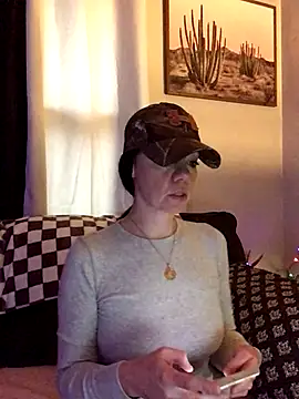 SidneyRaee online show from November 25, 2025, 6:19 pm